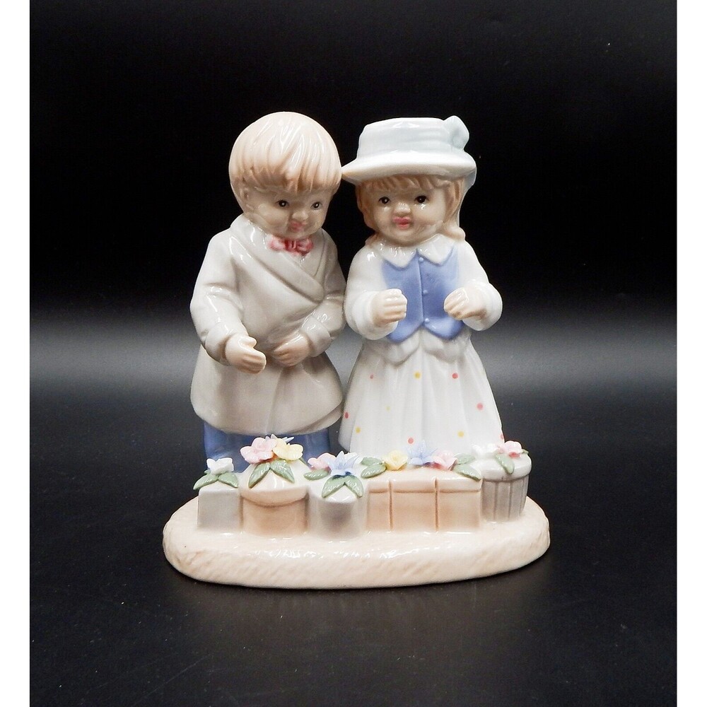 Children Boy And Girl Couple Garden Flowers Porcelain Figurine Unmarked